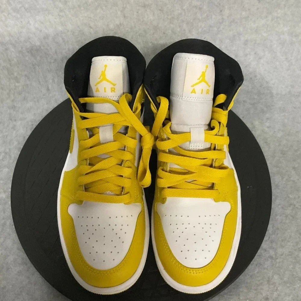 Nike Air Jordan 1 Mid Vivid Sulfur BQ6472-170 Women's Size 6